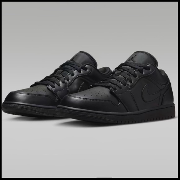 Air Jordan Low Triple Black Size 7 Men’s or women’s 8.5 - Picture 2 of 14